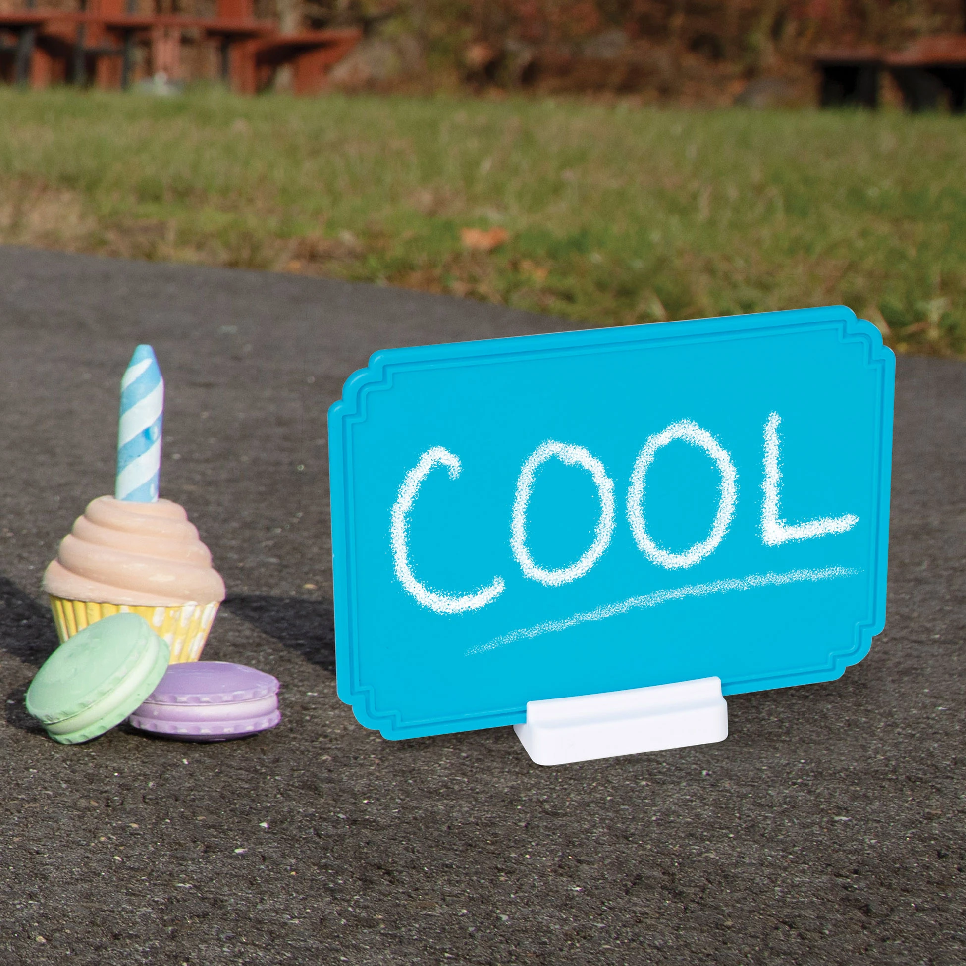 Melissa & Doug Sweet Shop Chalk Play Set 3 Melissa & Doug Sweet Shop Chalk Play Set - Image 3